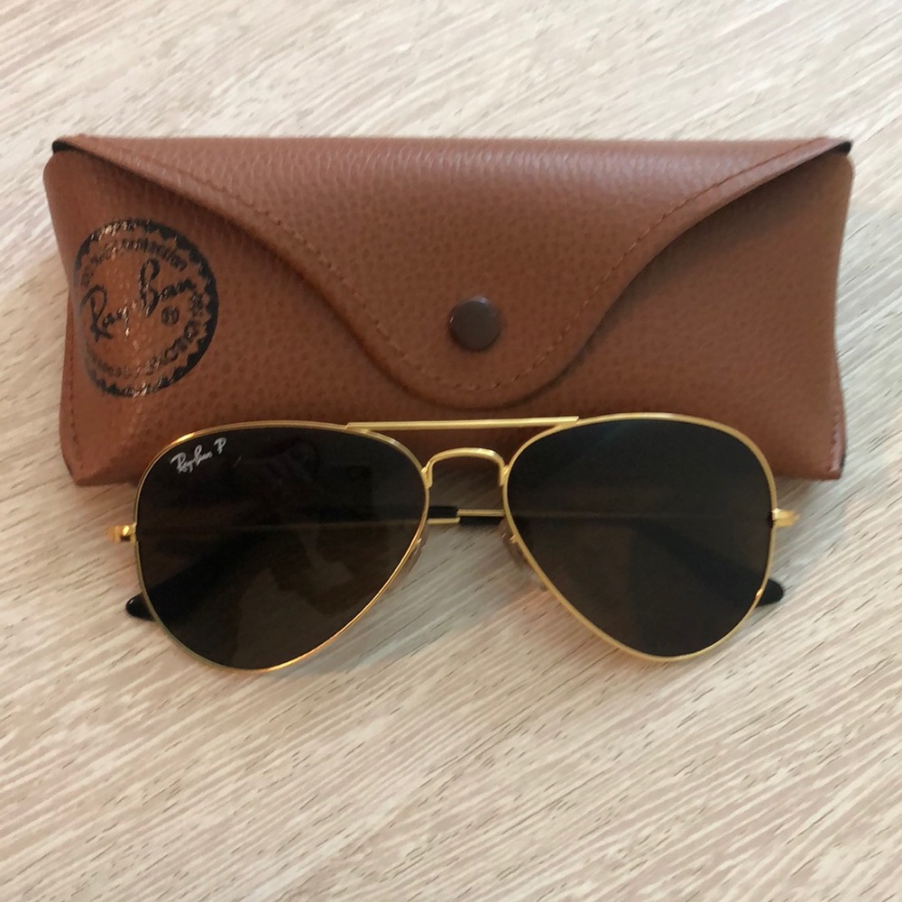 Rayban aviators. Gold colored frame.